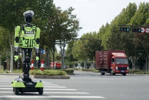 Trung Quốc chính thức triển khai robot cảnh sát giao thông