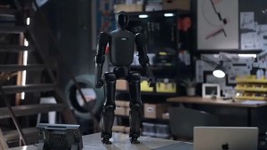 Agibot của Trung Quốc ra mắt robot hình người cỡ nhỏ có thể dễ dàng bỏ vào ba lô