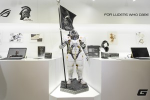 Ngay cả khi không phải fan của Hideo Kojima, bạn cũng sẽ "nao lòng" trước dòng sản phẩm ASUS ROG tuyệt đẹp này