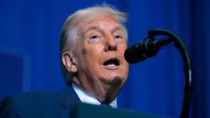 Trump ra lệnh công khai hồ sơ về vật thể bay không xác định! Các nhà khoa học cảnh báo: Sự thật có thể đáng sợ hơn tưởng tượng