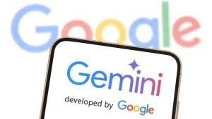 Google Gemini đối mặt với cuộc tấn công chưa từng thấy: Tin tặc dùng hơn 100.000 prompt để sao chép công nghệ