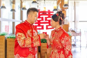 Cha đẻ thua kiện con trai 10 tuổi vì tự ý lấy tiền lì xì của con để cưới vợ mới