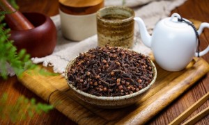Từ kẹo cao su và hàng hóa xa xỉ đến gia vị nhà bếp: Tại sao đinh hương lại đa dụng đến vậy?
