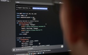Nghịch lý số phận lập trình viên thời AI: Lão làng lên chức, coder trẻ thành người thừa
