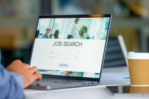 LinkedIn xem dữ liệu 1 tỷ người: Tuyển dụng giảm không phải vì AI