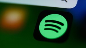 Spotify hợp tác Universal Music cho fan làm cover bằng AI, nghệ sĩ được chia tiền