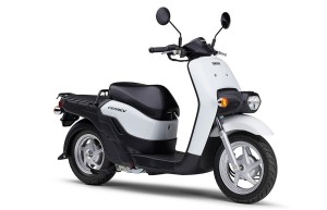 "Vua giao hàng" Yamaha GEAREV vừa ra mắt: Đi 100 km mỗi lần sạc, trang bị số lùi cực chất