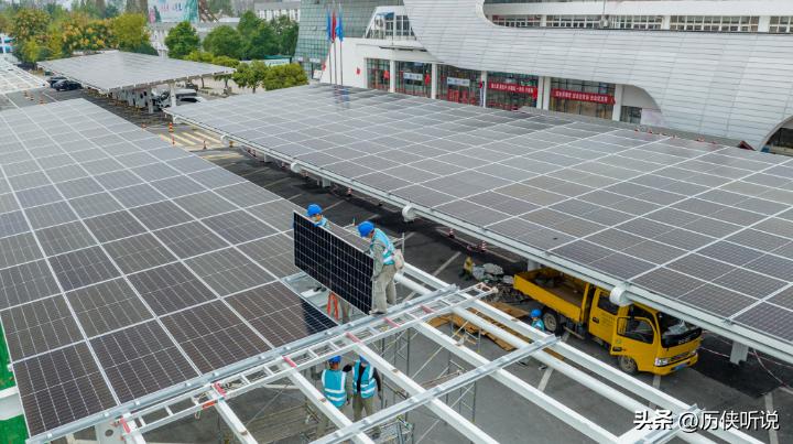 Chỉ có thể là Trung Quốc: Đường cao tốc tạo ra điện, phương Tây cũng phải thốt lên "đáng kinh ngạc" - Ảnh 2.