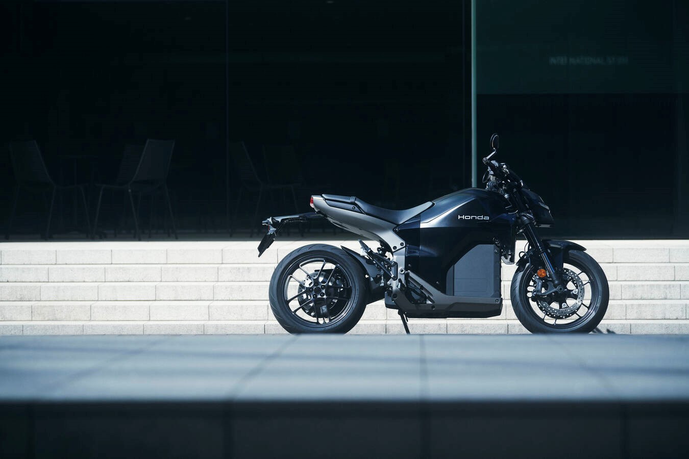 Honda WN7: Mẫu xe máy điện có thể tăng tốc 0-100 km/h chỉ trong 4,6 giây, sạc nhanh chuẩn ô tô CCS2- Ảnh 10.
