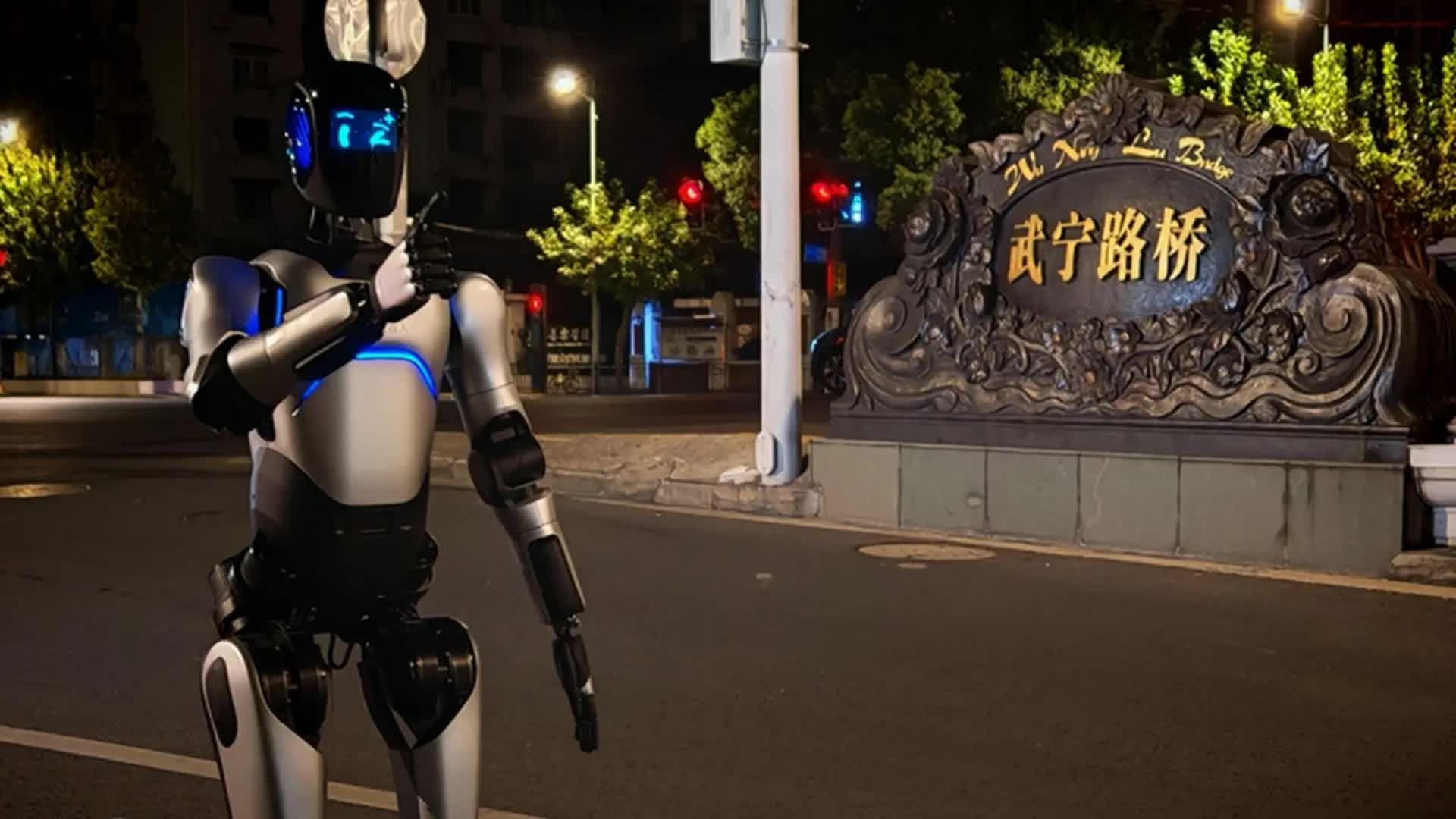 Robot Trung Quốc xác lập Kỷ lục Guinness sau hành trình đi bộ xuyên đêm dài hơn 100km- Ảnh 2.
