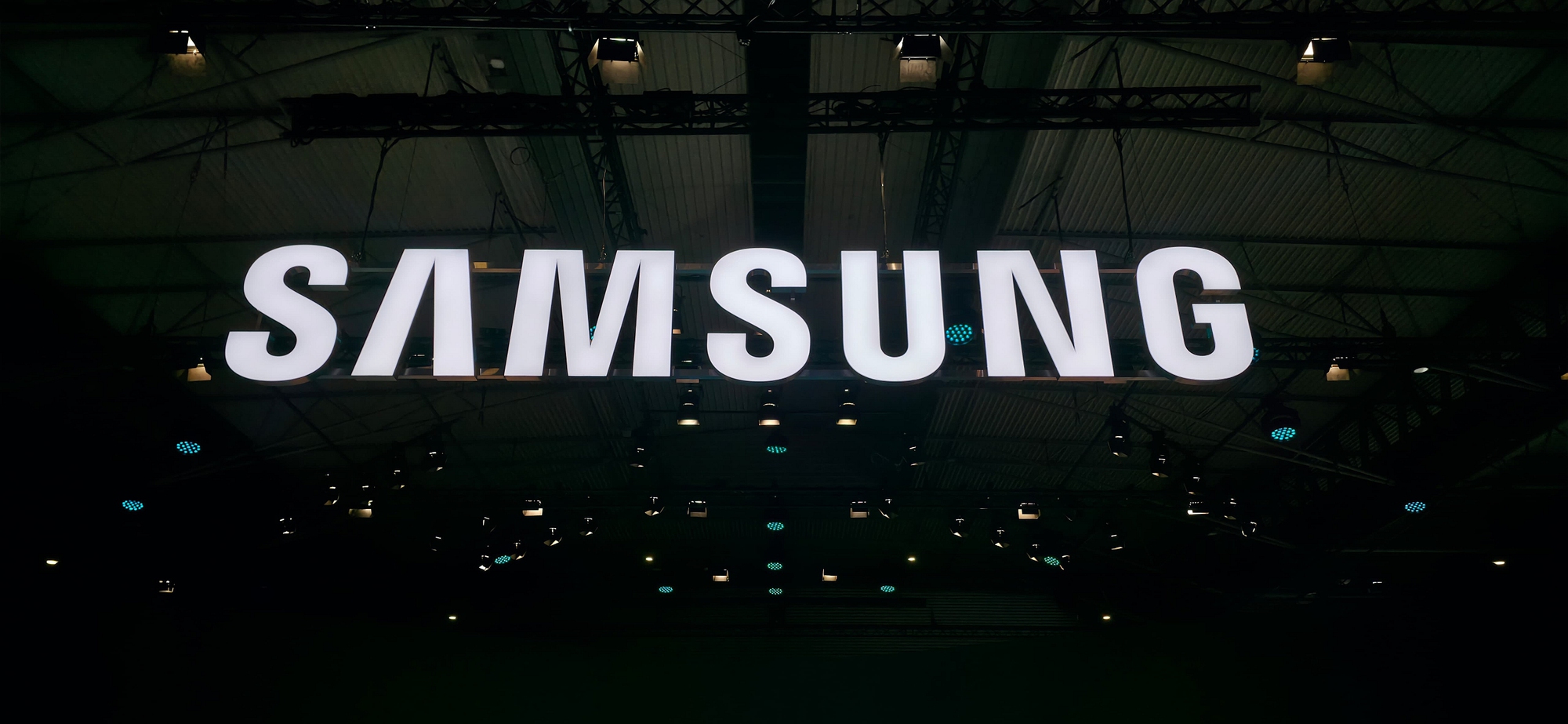 Giá chip nhớ tăng cao, Samsung lập tức thưởng "đẫm" cho nhân viên mảng bán dẫn- Ảnh 1.