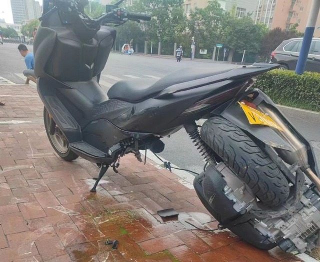 Yiben GT300 2026 lộ diện: Mẫu xe tay ga "biết nghe lời", chiều lòng nữ biker - Ảnh 4.