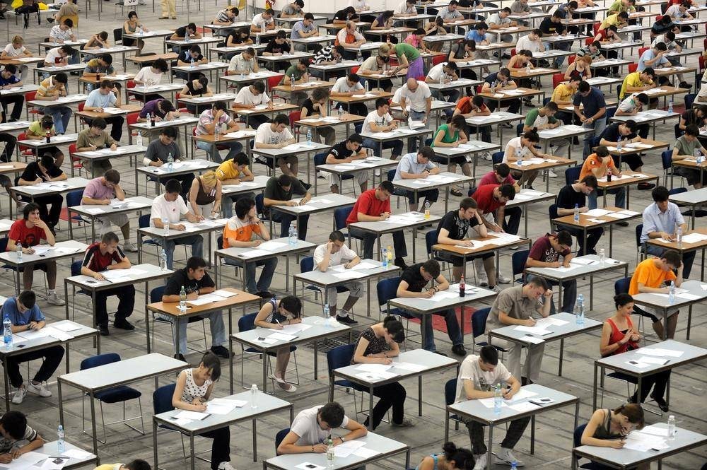 ChatGPT trả lời đúng 97% số câu hỏi trong kỳ thi đại học, nhưng 3% sai sót đã tiết lộ điều đáng chú ý, có thể thay đổi tương lai nhân loại!- Ảnh 1.