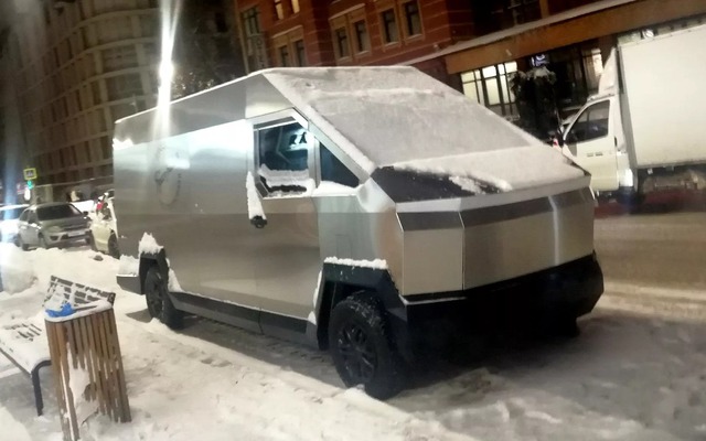 Tesla Cybertruck tung ra phiên bản xe tải van hay chiêu trò quảng cáo độc lạ? - Ảnh 2.