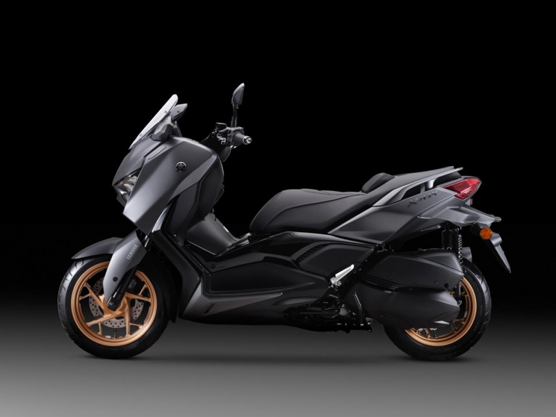 Yamaha ra mắt phiên bản kỷ niệm 25 năm dòng MAX: TMAX giới hạn 400 chiếc toàn cầu, XMAX nâng cấp "tận răng"- Ảnh 9.
