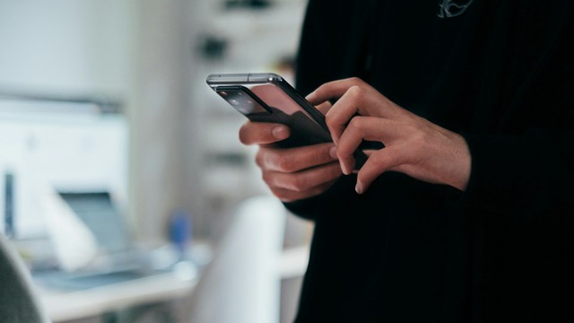 "Động đất" ngay trong túi quần: Công nghệ này có thể giúp smartphone nhanh gấp bội, cho 5G "hít khói" - Ảnh 2.