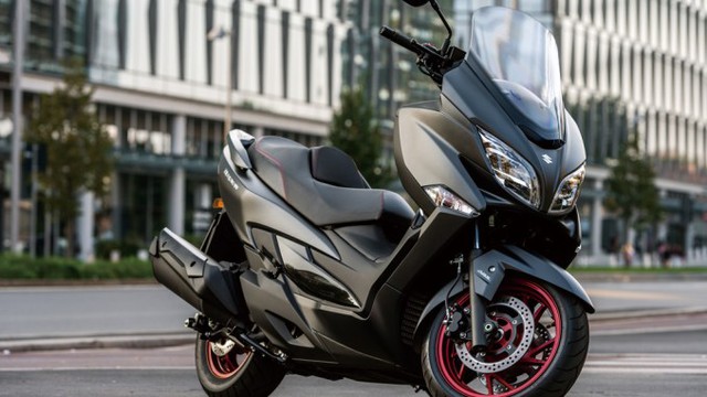 Suzuki Burgman 150 lộ diện: "Sofa di động" giá 68 triệu liệu có đủ sức ngáng đường Honda và Yamaha? - Ảnh 1.