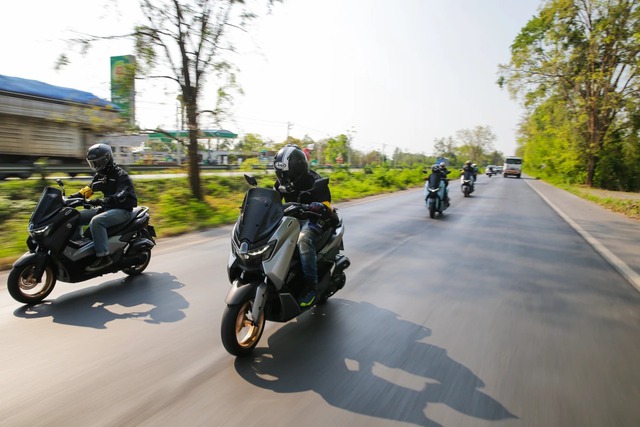 Cuộc chiến "Gà cùng một mẹ": Yamaha NMAX 155 Tech Max hay NVX 155 SP - Bỏ thêm 11 triệu đồng có đáng? - Ảnh 2.