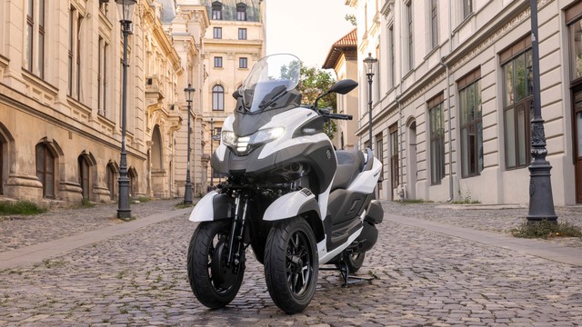 Yamaha tung xe tay ga ba bánh có túi khí đầu tiên thế giới khiến thị trường xe máy toàn cầu chấn động - Ảnh 9.