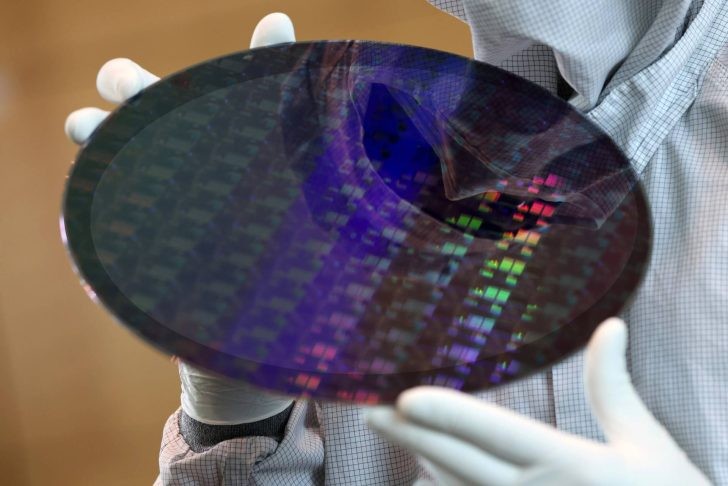 Dùng điện thoại chụp lén tài liệu quy trình 2nm của TSMC để tuồn cho đối thủ, kỹ sư đối mặt mức án 14 năm tù- Ảnh 2.