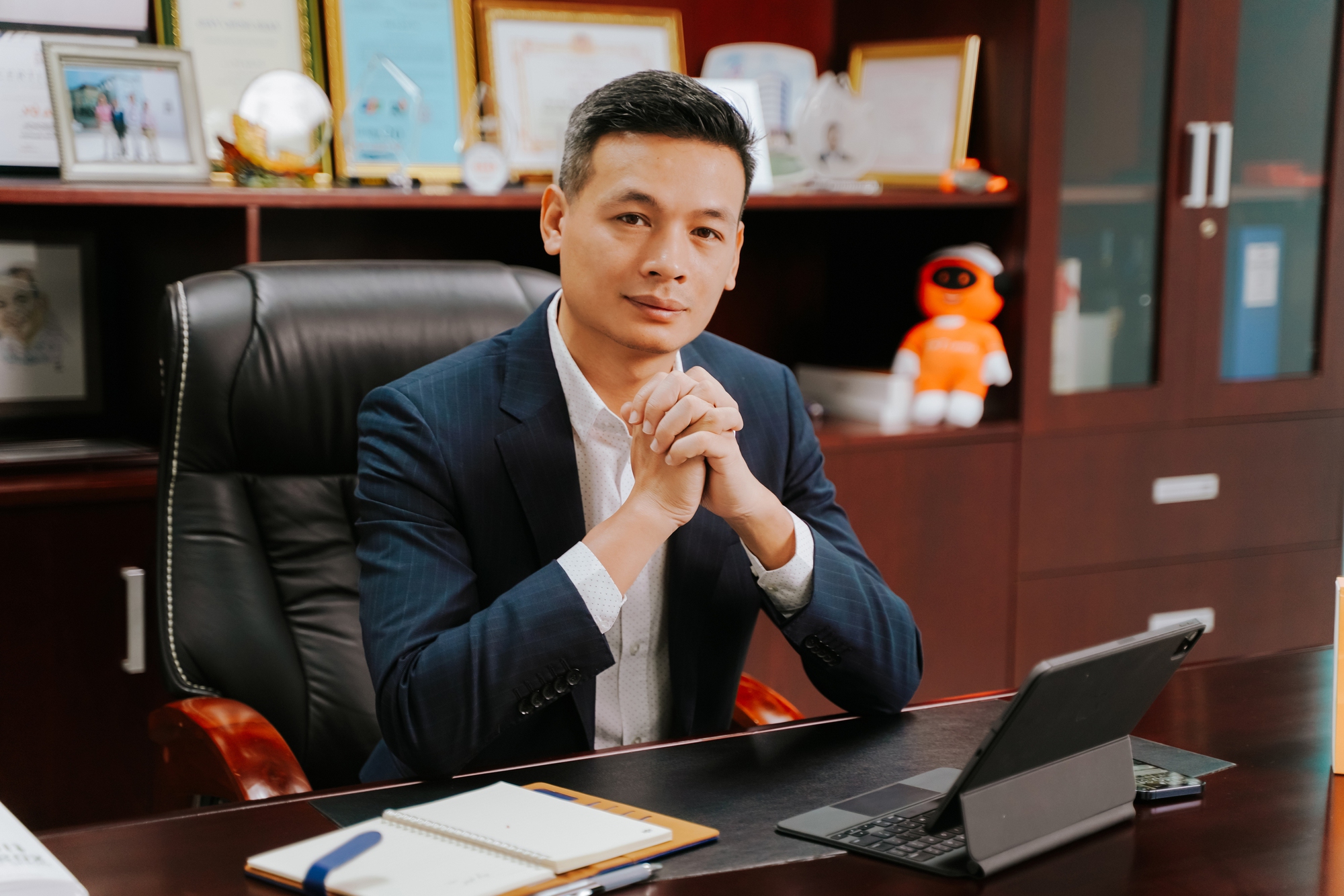 Tiến sĩ Việt Nam trong Top 150 lãnh đạo AI toàn cầu được bổ nhiệm làm Giám đốc Công nghệ FPT - Ảnh 2.