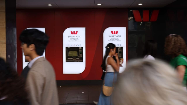 Sự thật bất ngờ phía sau tiếng 'xoành xoạch' của máy ATM khi rút tiền: Không phải đếm tiền như nhiều người nghĩ - Ảnh 3.