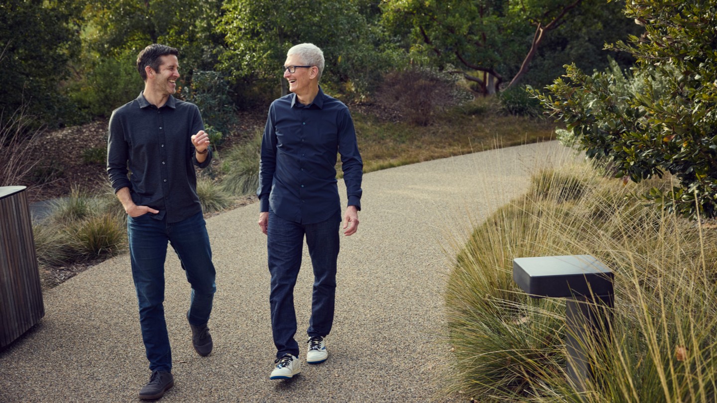 Ván cược ngược chiều: Tim Cook rời đi ở đỉnh cao, để lại một bậc thầy phần cứng định đoạt cuộc chơi AI - Ảnh 3.