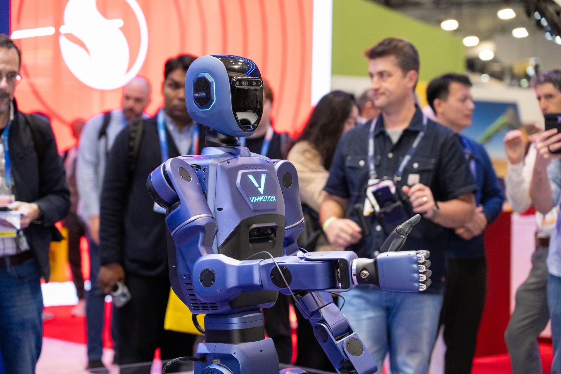 Qualcomm: “AI có thể tạo ra cơ hội mới cho Việt Nam”, hướng tới 2027 ra mắt AI phone cùng Viettel và hệ sinh thái Make in Vietnam- Ảnh 3.