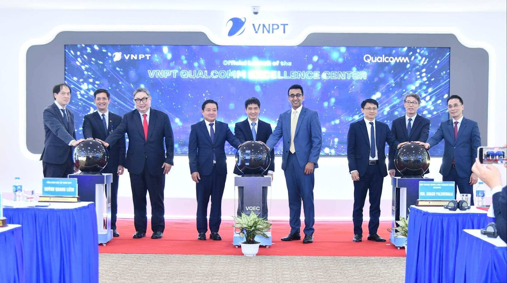 Qualcomm: “AI có thể tạo ra cơ hội mới cho Việt Nam”, hướng tới 2027 ra mắt AI phone cùng Viettel và hệ sinh thái Make in Vietnam- Ảnh 5.