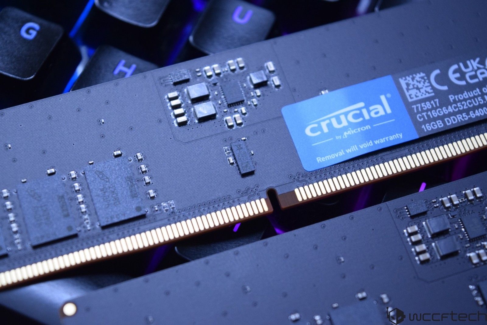 Micron báo doanh thu kỷ lục, nói bộ nhớ AI mới chỉ vào hiệp đầu - Ảnh 3.