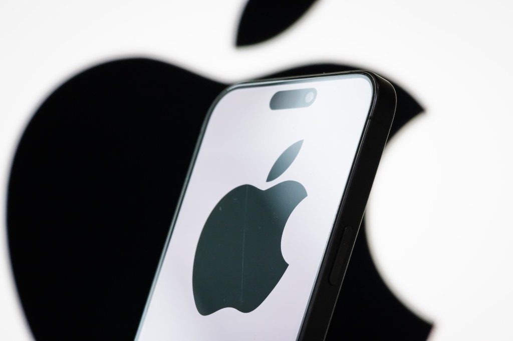 Apple đền 250 triệu USD vì quảng cáo Siri và Apple Intelligence sai sự thật - Ảnh 1.