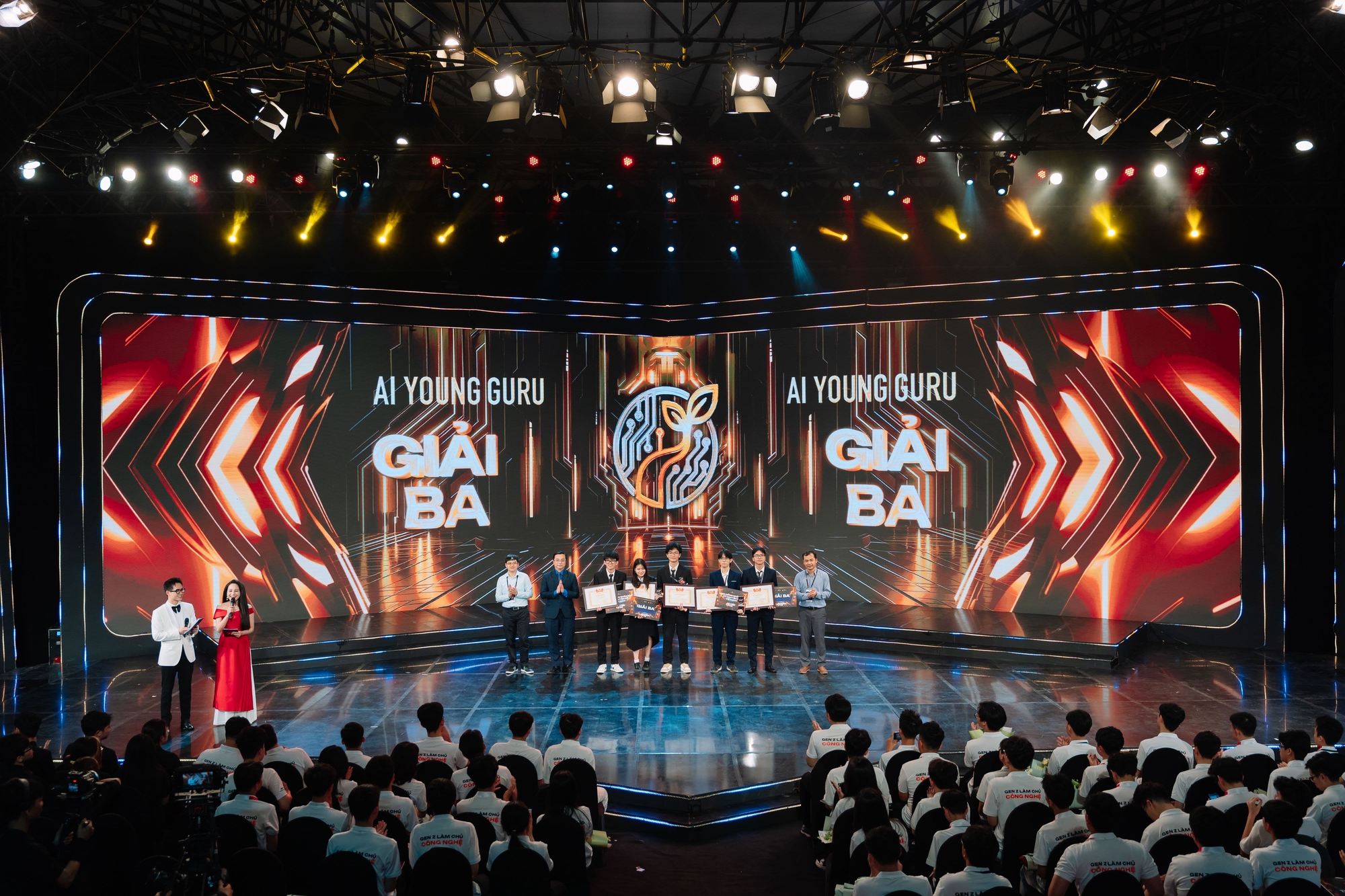 Hơn 26.000 học sinh thi AI, quán quân gọi tên dự án “game hóa” văn hóa Việt - Ảnh 4.