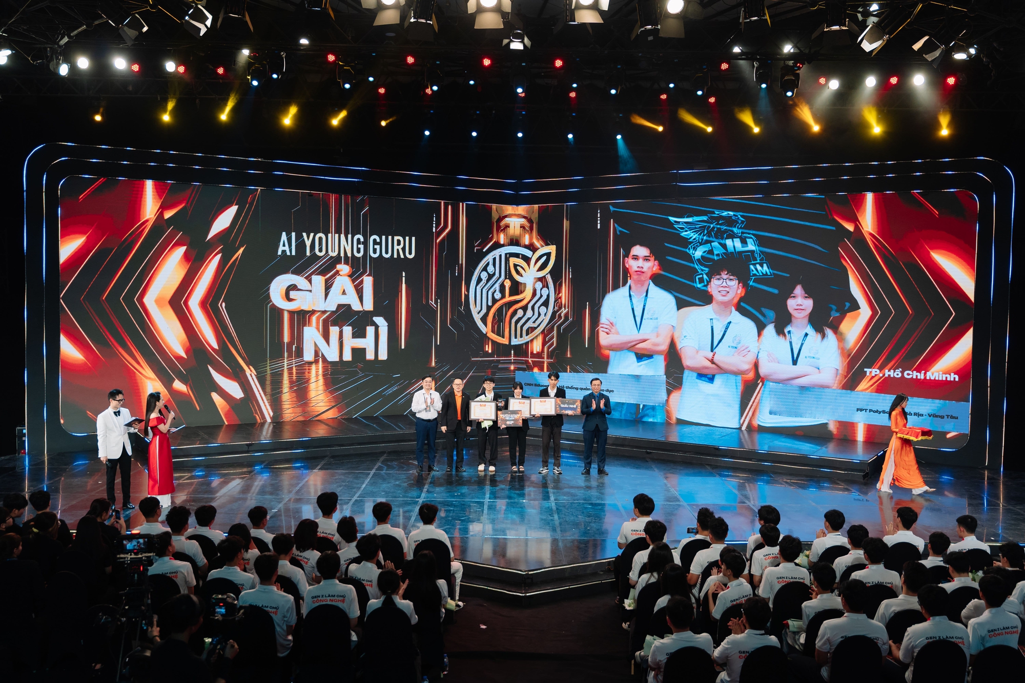 Hơn 26.000 học sinh thi AI, quán quân gọi tên dự án “game hóa” văn hóa Việt - Ảnh 3.