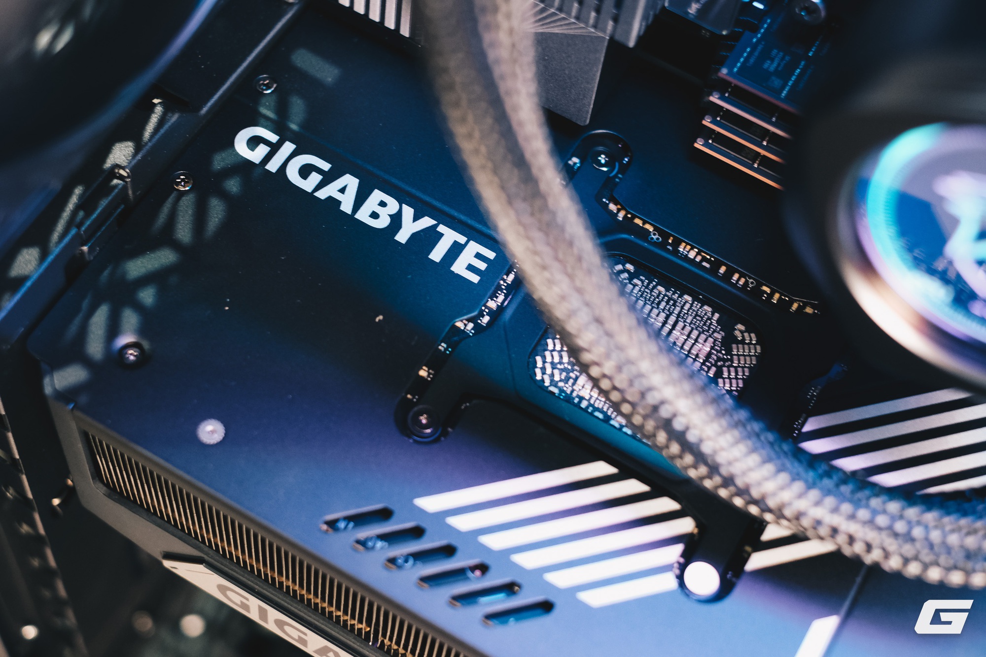 Cận cảnh bộ PC AI giá 1 tỷ đồng tại Việt Nam: Riêng tiền RAM 768GB đã mất 600 triệu đồng, nhưng doanh nghiệp vẫn mạnh tay mua liền 4 bộ- Ảnh 9.