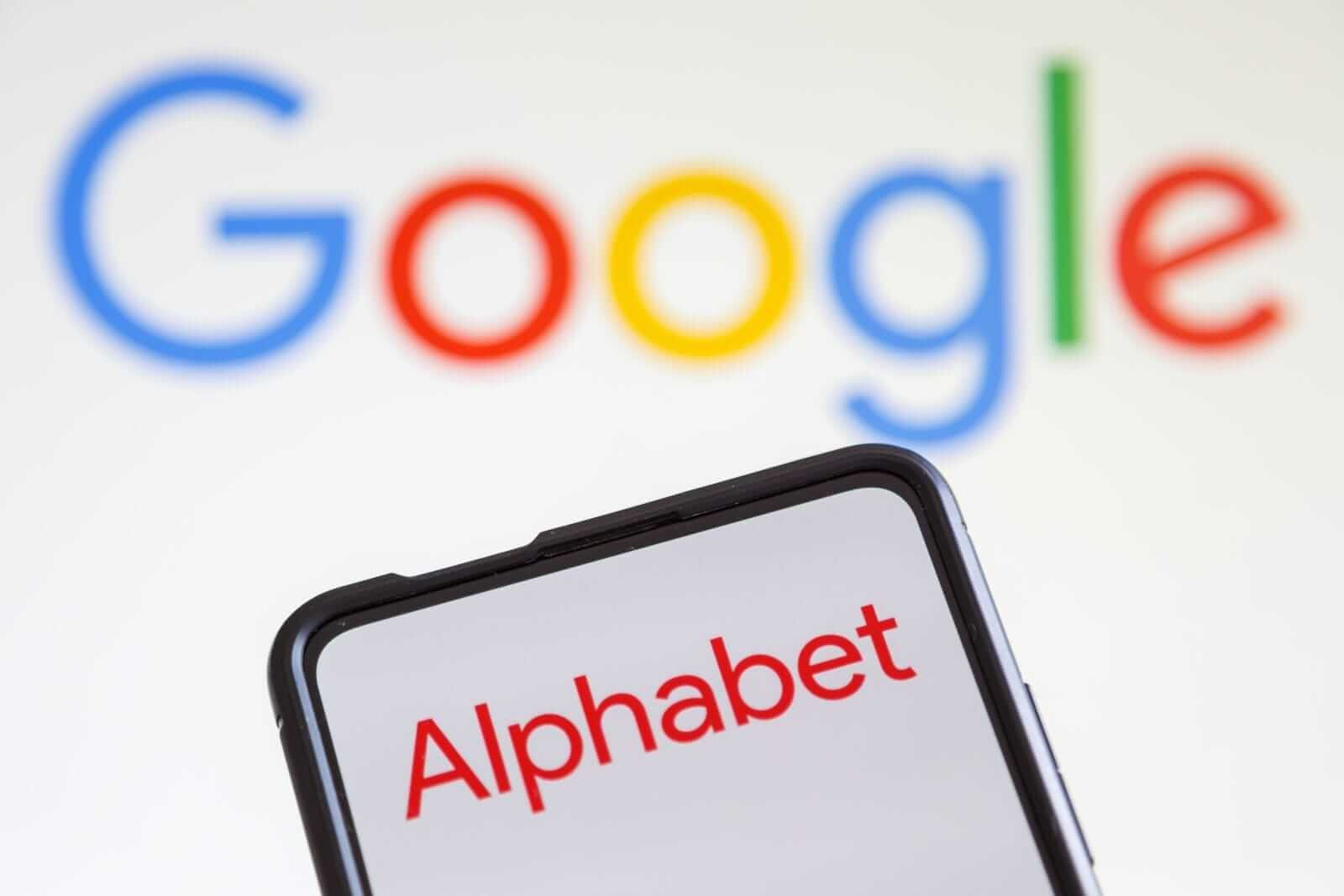 Chỉ trong nửa năm, công ty mẹ Google thu hơn 6 triệu tỷ đồng, bằng 90% GDP Việt Nam- Ảnh 1.