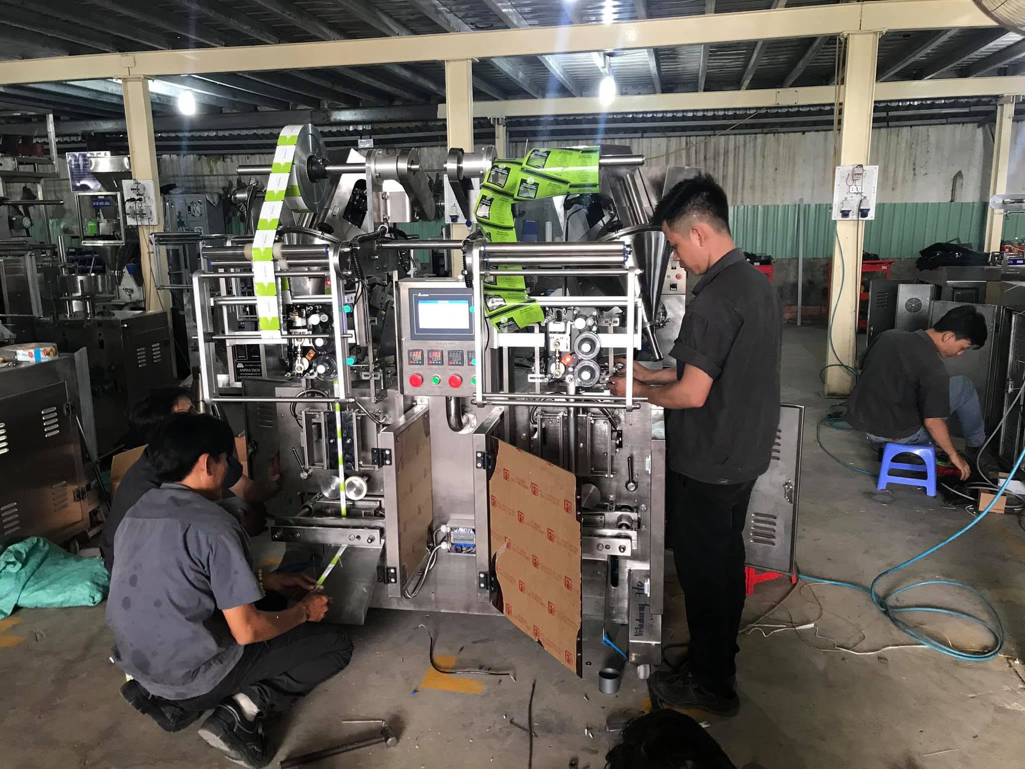 Xưởng chế tạo máy đóng gói Anpha Tech đồng hành cùng doanh nghiệp sản xuất trong nước - Ảnh 3. Xưởng chế tạo máy đóng gói Anpha Tech đồng hành cùng doanh nghiệp sản xuất trong nước - Ảnh 3.